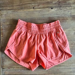 Lululemon tracker shorts